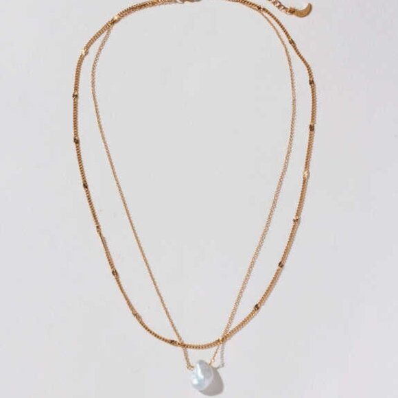 Pearl Tide Layered Necklace - Picture 2 of 3